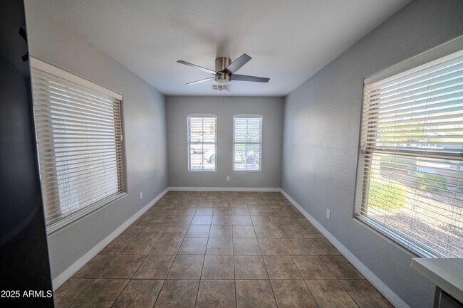 Building Photo - 11725 W Flanagan St