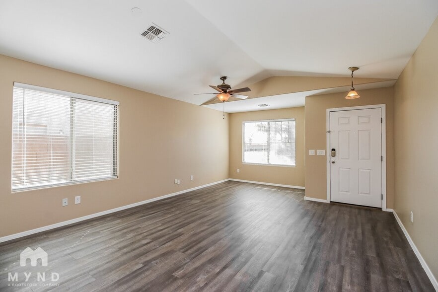 Building Photo - 22354 E Via Del Rancho Rd