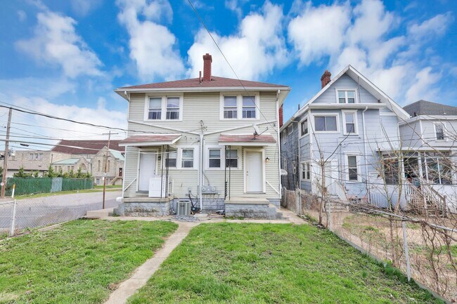 Building Photo - 27-29-29 S Terrace Ave