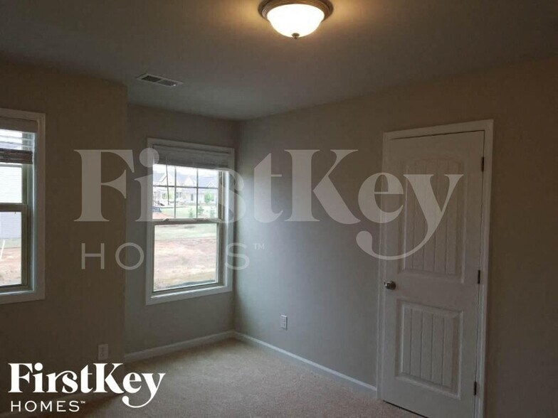 Building Photo - 3124 Baylor Cir