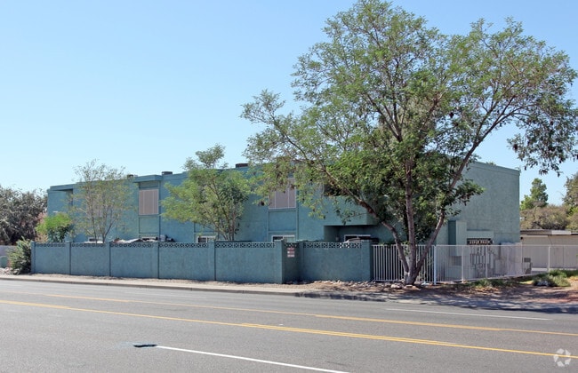 Building Photo - Monte Vista Manor