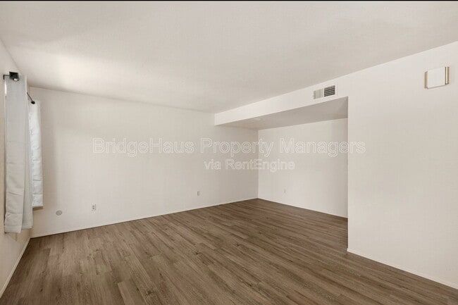 Building Photo - 7831 Rancho Fanita Dr