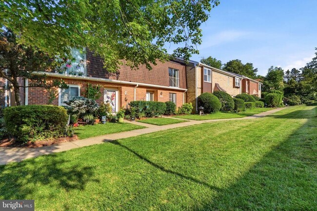 Building Photo - 3695 Persimmon Cir