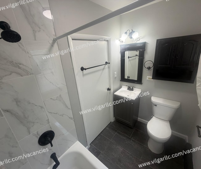 Building Photo - For Rent! 4 bedrooms , 2-full bath Home