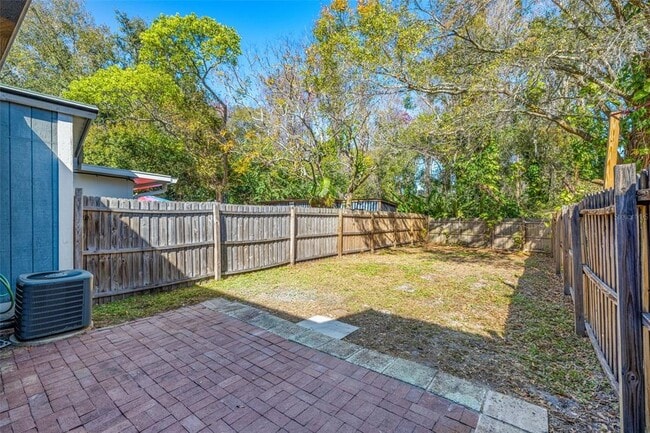 Building Photo - 14309 Village View Dr