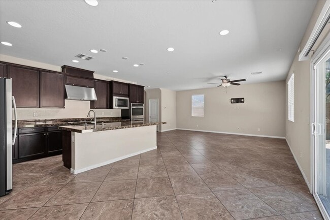 Building Photo - 10429 Deer Heights St