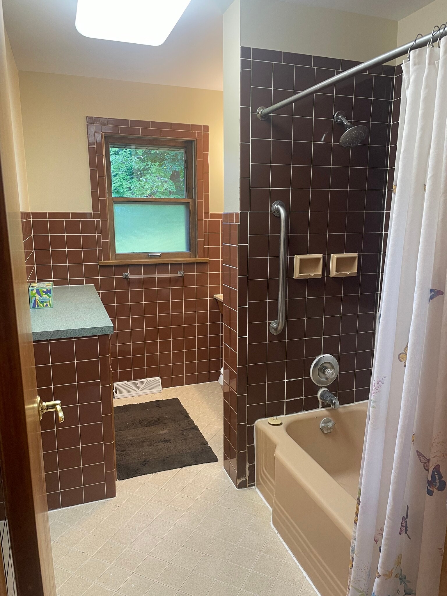 main bath - 26332 N Il Route 59