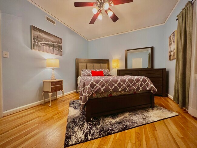 Building Photo - 430 Lindbergh Dr NE