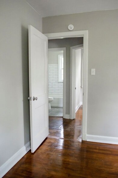 Building Photo - 4500 Eastover Ave