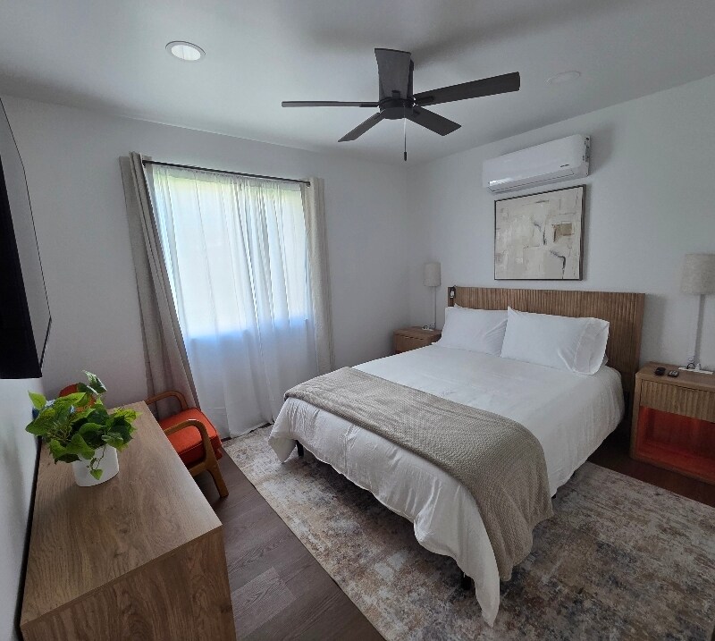 Building Photo - 6611 Winnetka Ave