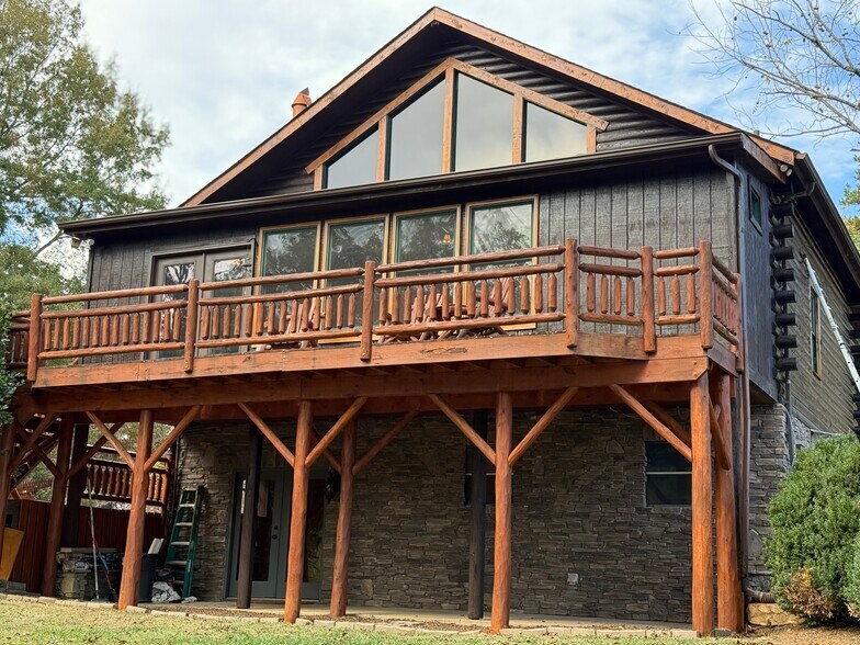 Back view - 1011 Lake Shore Dr