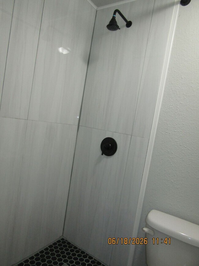 Building Photo - Freshly Painted/New Flooring home located closed to downtown Lawton/Ft. Sill