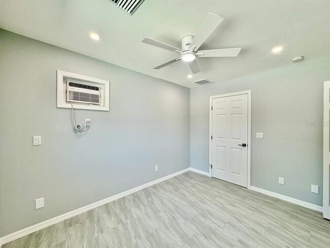 Building Photo - 4306 Porpoise Dr