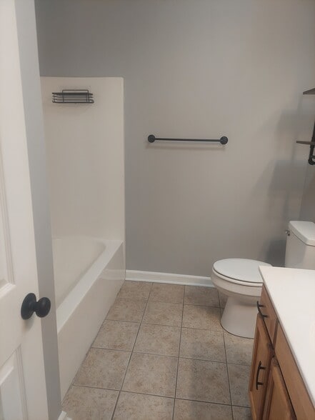 Full Bath - 1438 Vance Rd