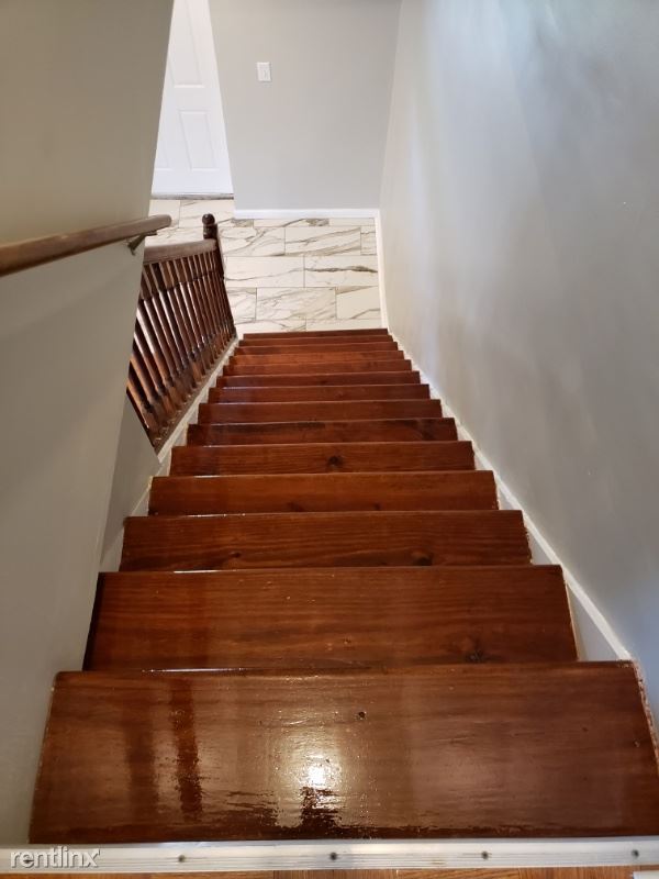 Building Photo - 5762 Theodosia Ave