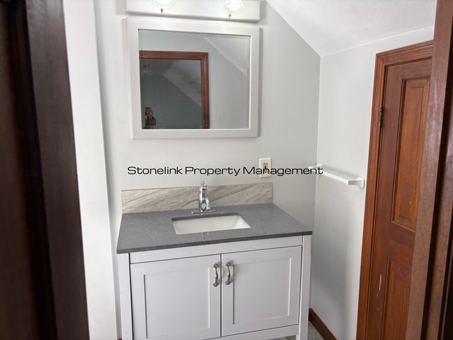 Building Photo - 70 Magill St