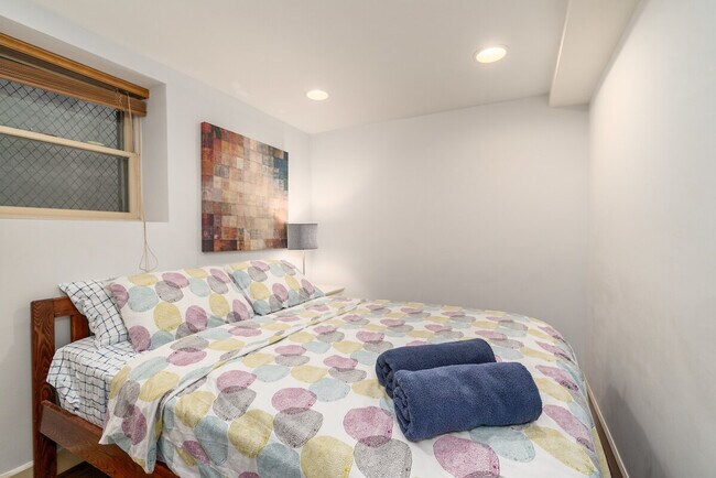 Building Photo - 1344 Potomac Ave SE