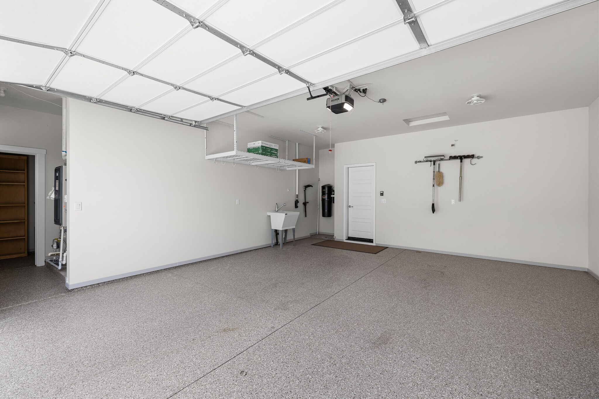 Building Photo - 6230 N Bolsena Ln