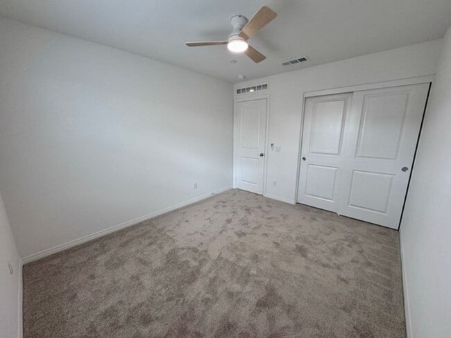 Building Photo - Welcome to Your Brand New 3 Bedroom Solar Home in the Gated Willow Springs Community of Murrieta!