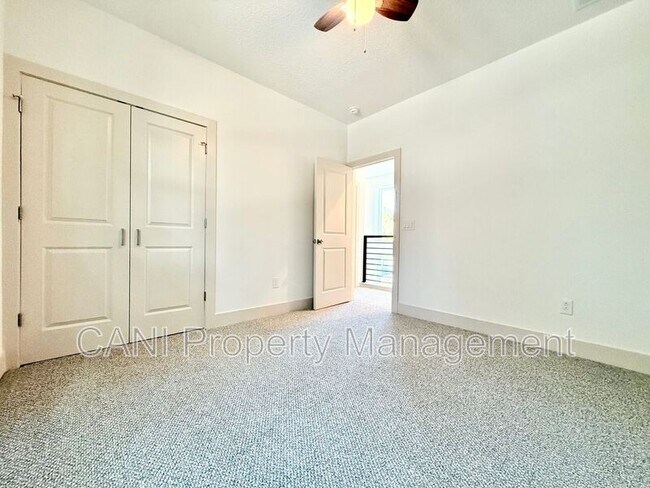 Building Photo - 728 Ellwood Ave