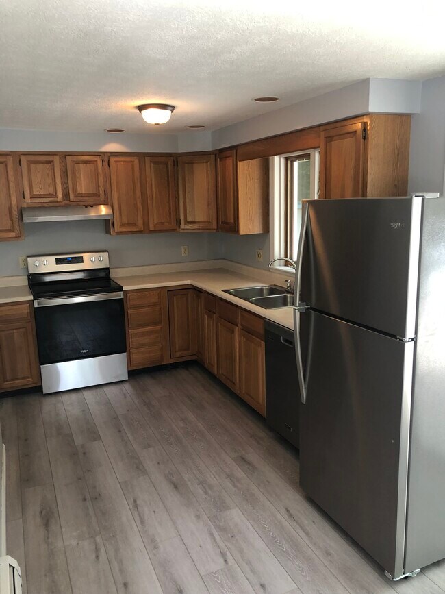 Kitchen - 40 Beaver Dam Rd