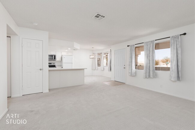 Building Photo - Beautiful upstairs 2-bedroom, 2-bathroom apartment