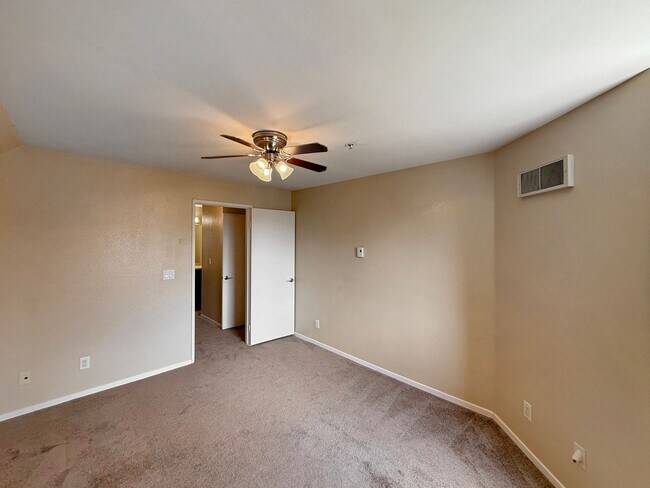 Building Photo - SD: Bright 2BD/2BA Condo in UTC with Community Pool, Gym & Reserved Parking