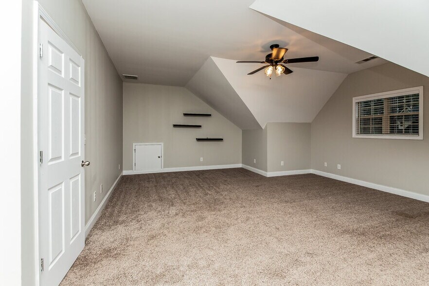Building Photo - 112 Pristine Dr