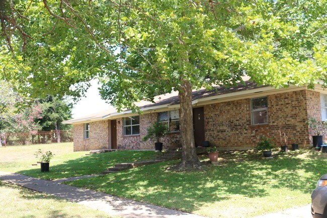 Building Photo - 128 El Camino W