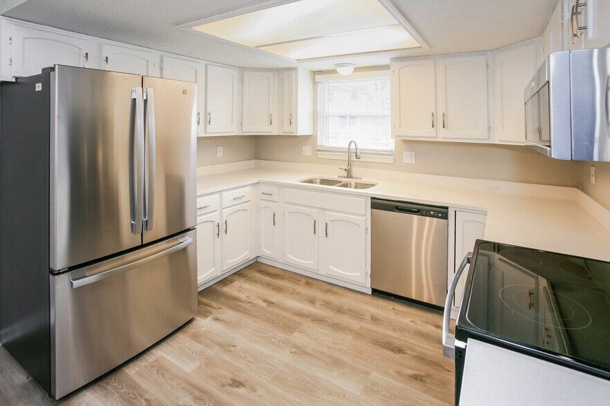 Building Photo - 7809 Hampton Pl