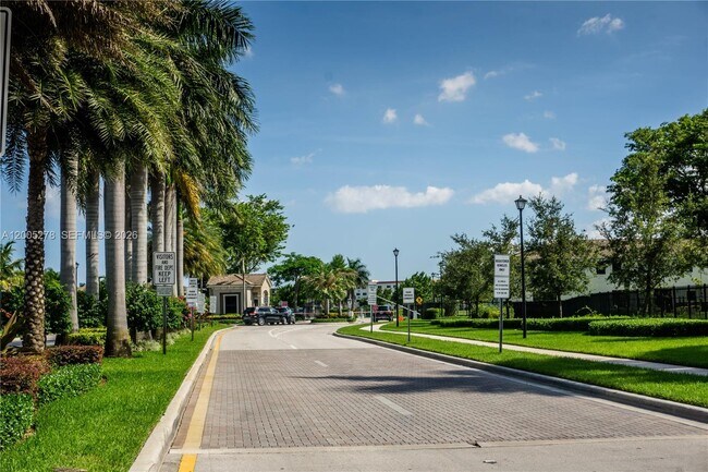 Building Photo - 19278 NE 6th Ave