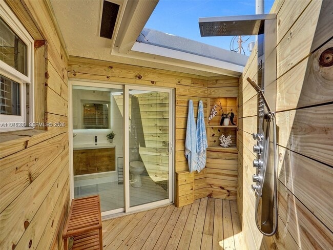 Building Photo - 620 W Palmetto Park Rd