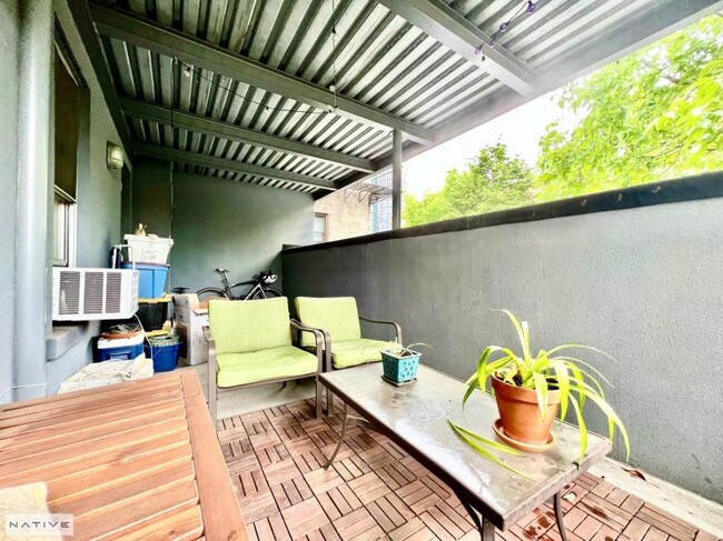 Building Photo - 3 bedroom in Brooklyn NY 11222