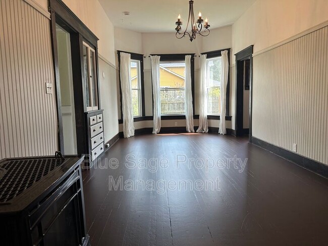 Building Photo - 1226 Tremont St