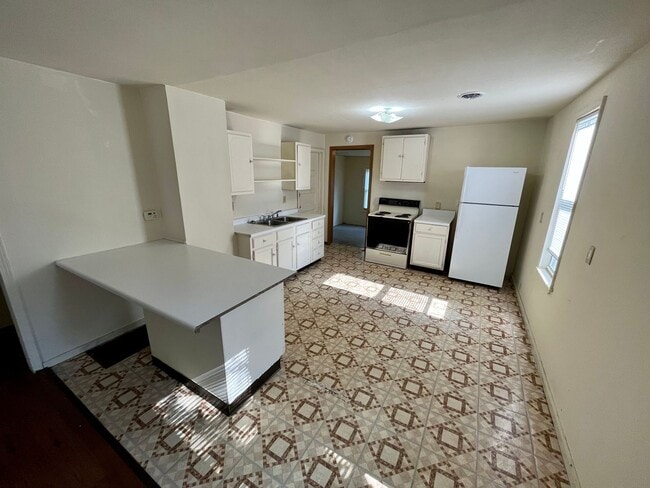 Building Photo - 2 Bed | 1 Bath House