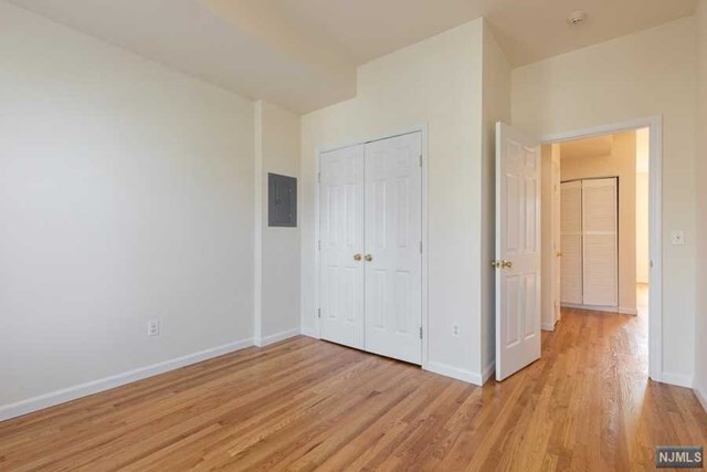 Building Photo - 46 E Palisade Ave