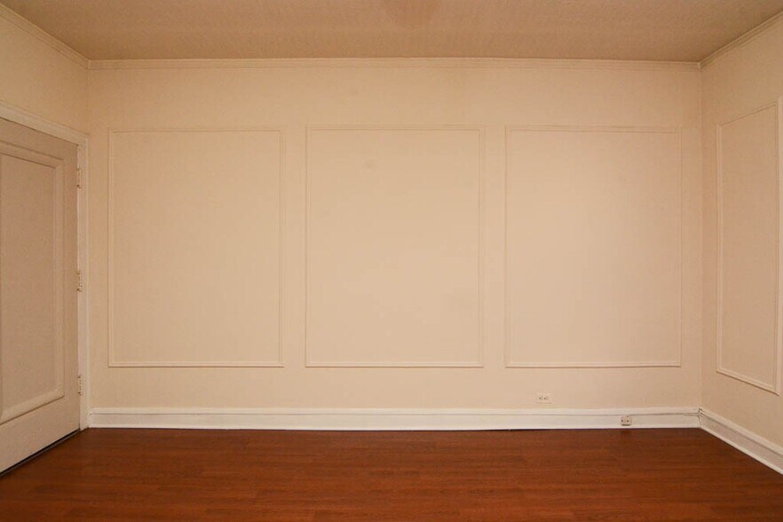 Building Photo - 2830 N Burling St