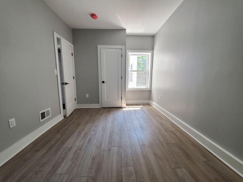 484 Kennedy Blvd 1F - 482 Kennedy Blvd