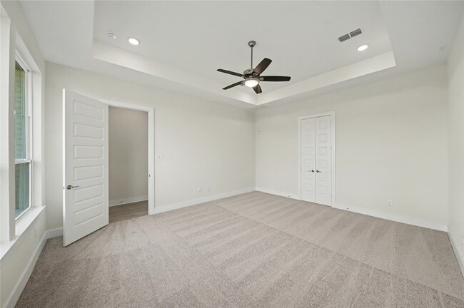 Building Photo - 5623 Logan Ridge Ln