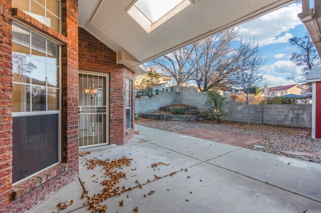 Building Photo - 9512 Rosas Ave NE