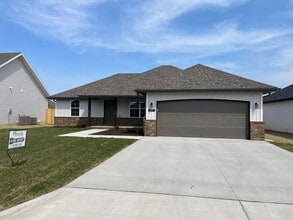 Building Photo - Where Convenience Meets Luxury.