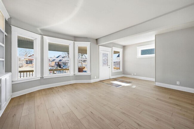 Building Photo - Spacious 4-Bedroom, 1.5-Bath Home with Plenty of Living Space!