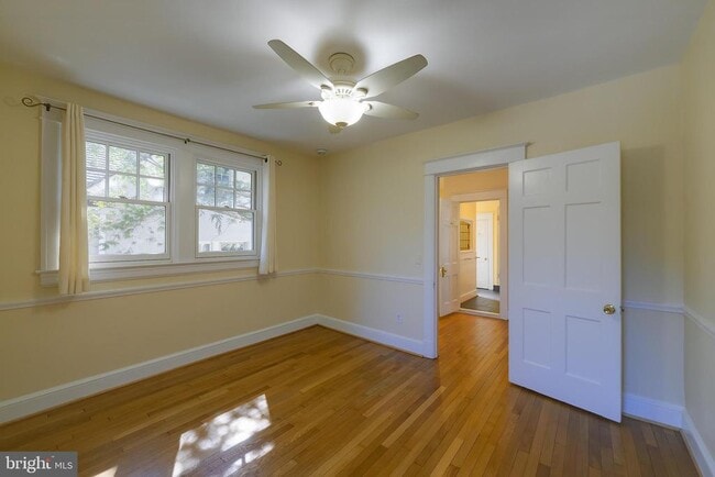 Building Photo - 5717 Chevy Chase Pkwy NW