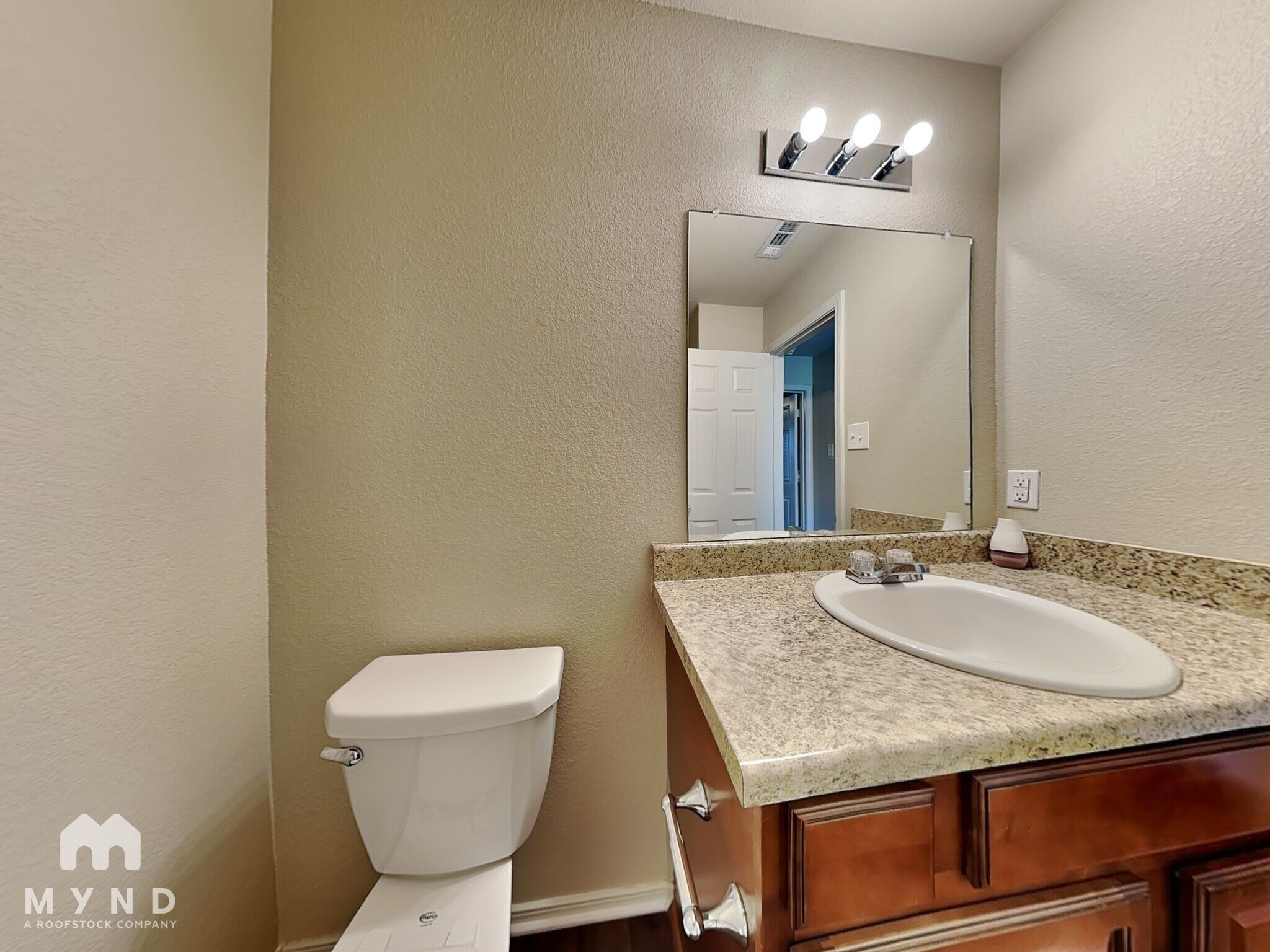 Building Photo - 938 Pinehurst Loop