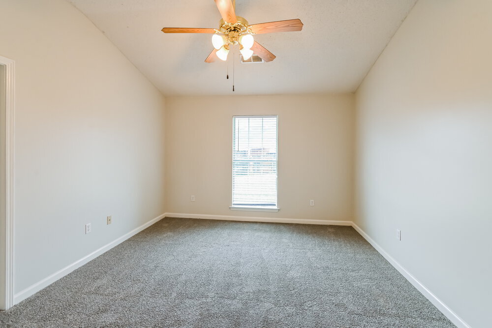 Building Photo - 7292 Crystal Dr