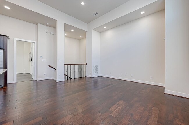 Building Photo - 36 N Hutcheson St