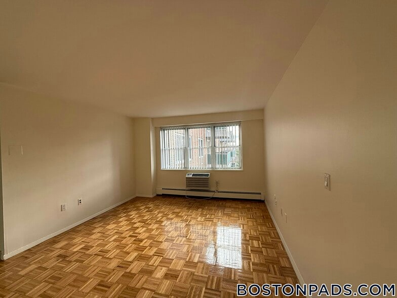 Building Photo - 175 Freeman St