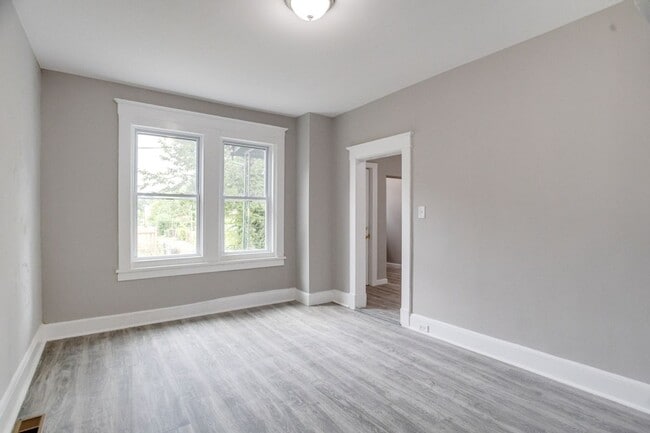 Building Photo - 2908 Oakley Ave