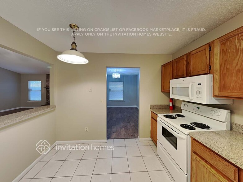 Building Photo - 9713 Peabody Dr N