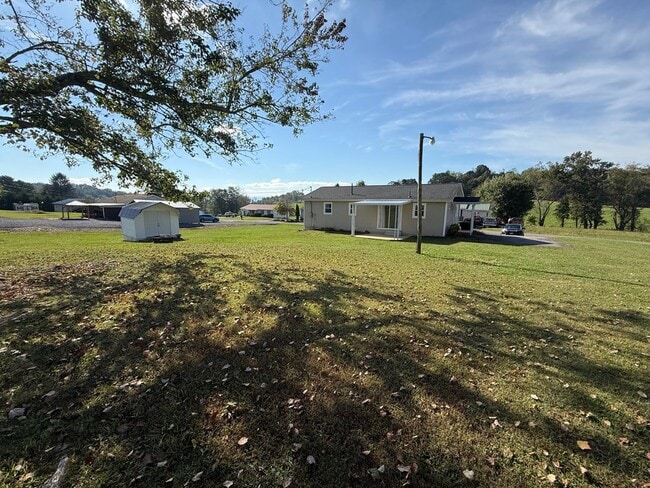 Building Photo - 22269 Green Village Dr